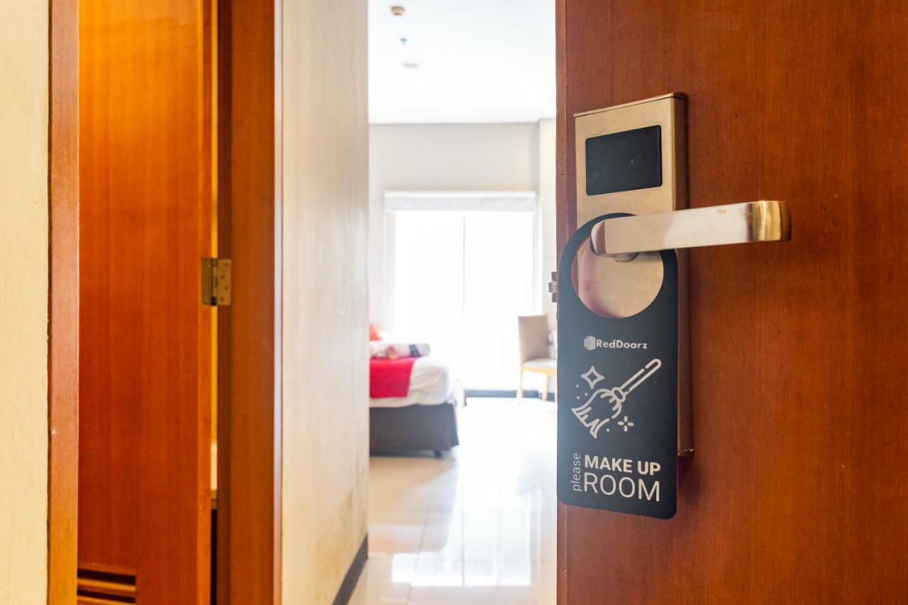 Hotel Reddoorz Near Blok M Square